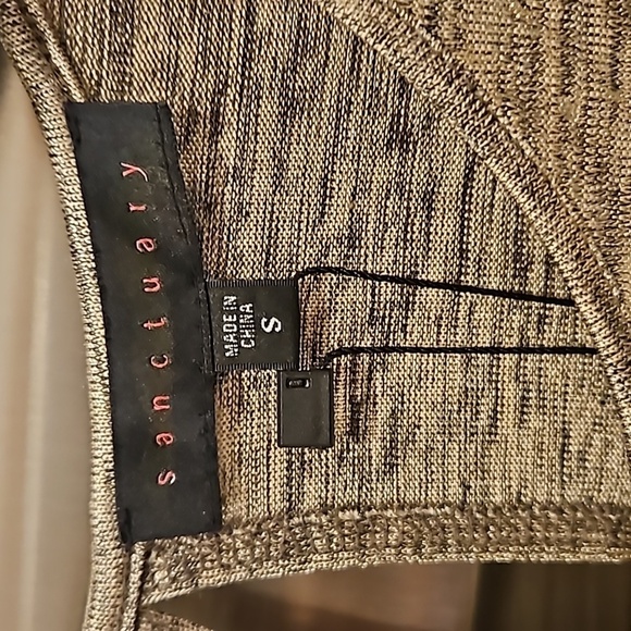 💕SANCTUARY💕 Gold Foil Tank Top with Back Slit Small S NWT - Picture 11 of 15